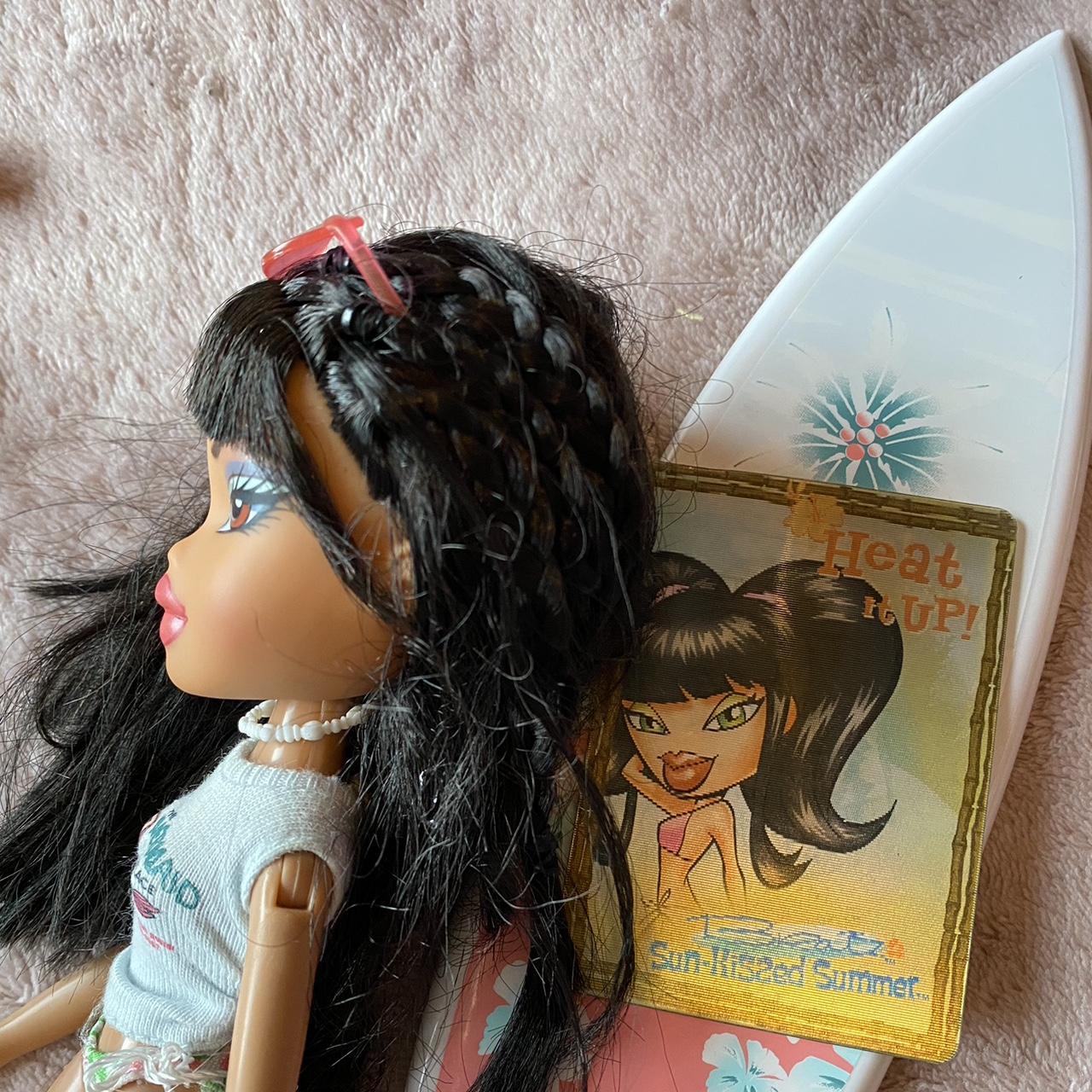 Bratz SUN-KISSED SUMMER Sasha Surfer beach doll