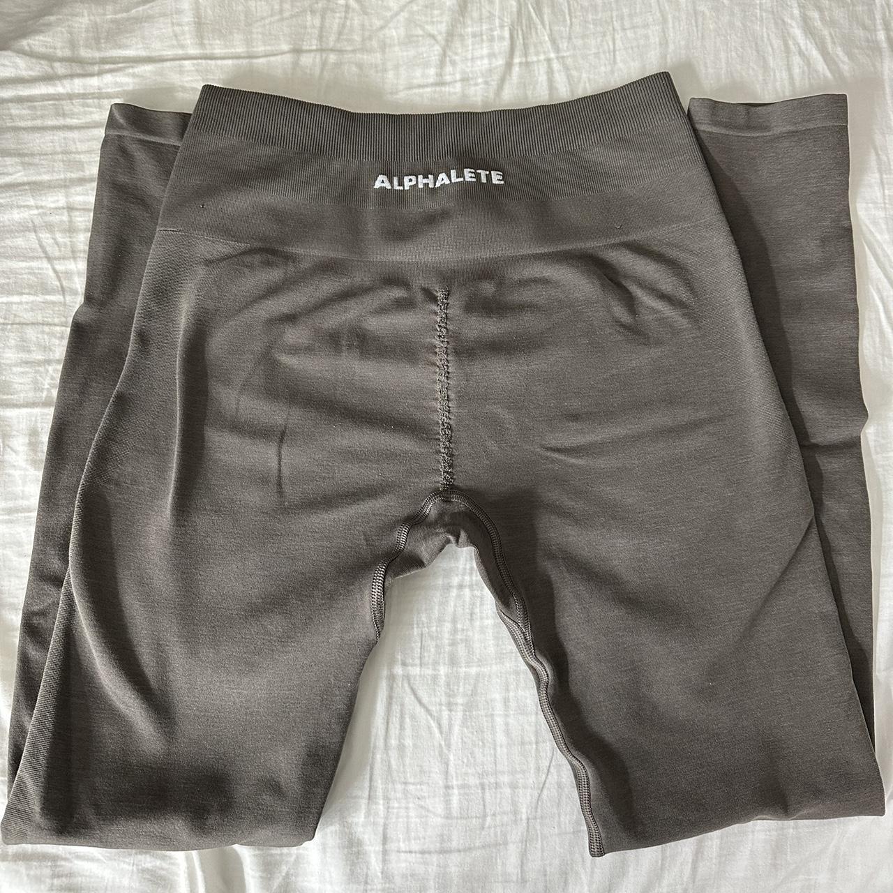 alphalete amplify leggings scrunch ripped and has - Depop