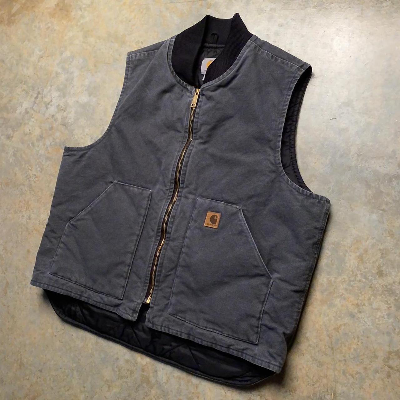 V02-029 Carhartt Vest Regular Size:... - Depop