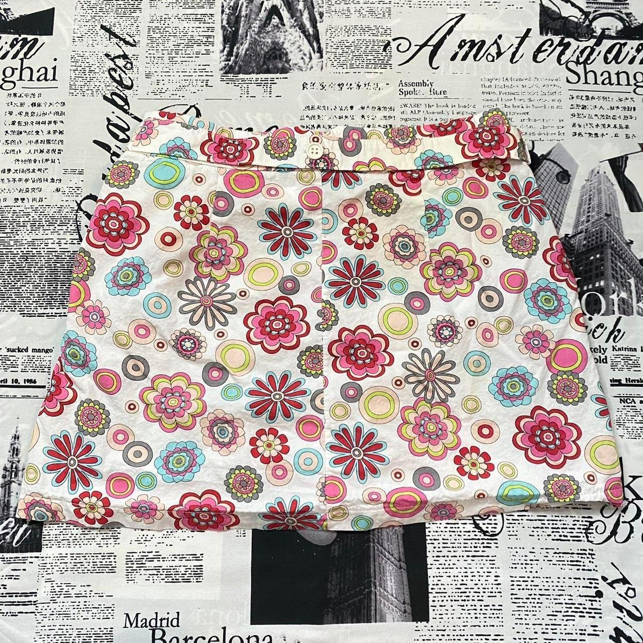 This floral miniskirt from Twiggy is amazing! It's | Depop