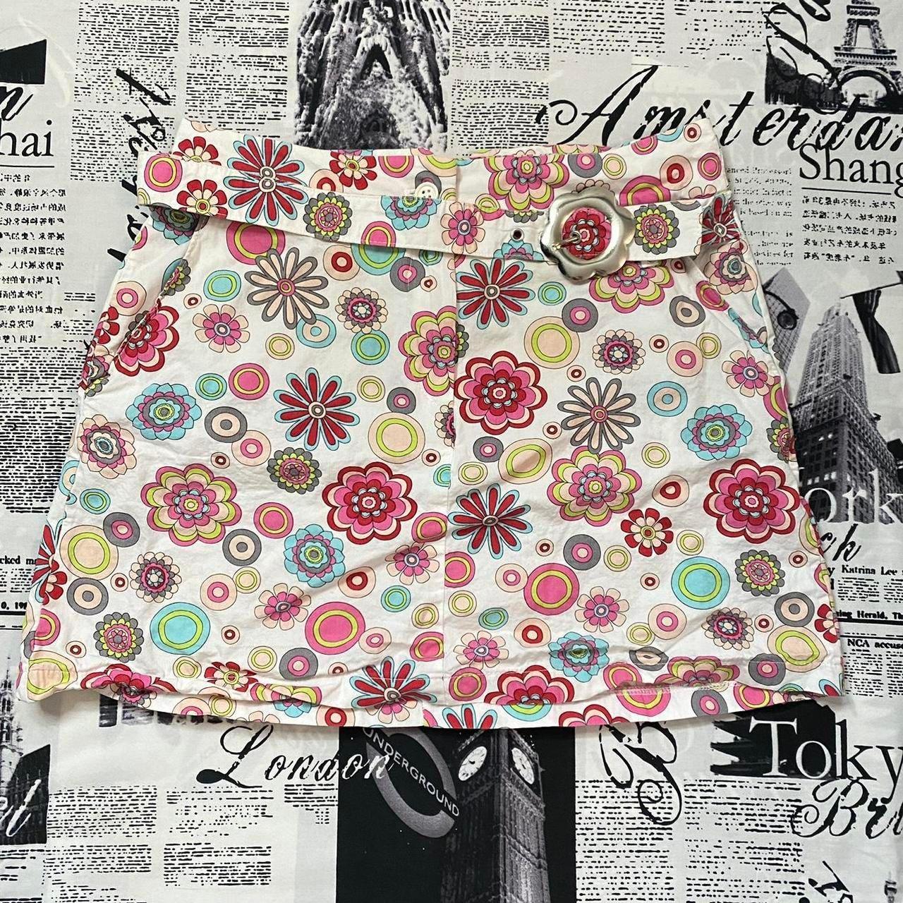 This floral miniskirt from Twiggy is amazing! It's | Depop