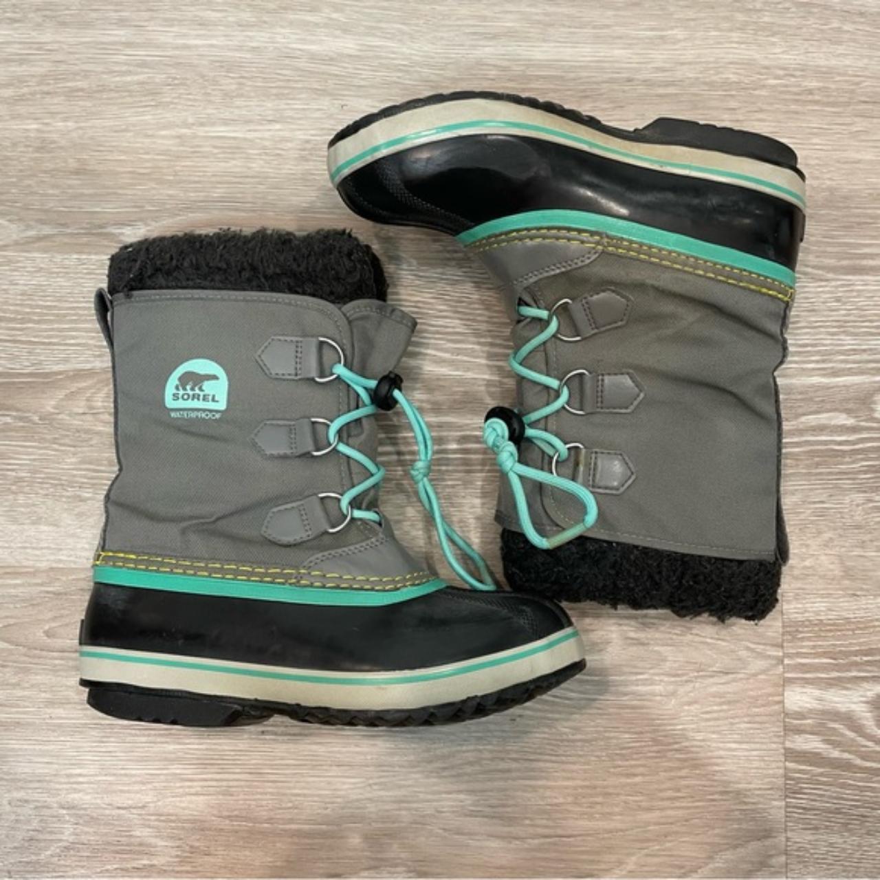 Sorel Yoot Pac shops Youth Winter Snow Boots 3