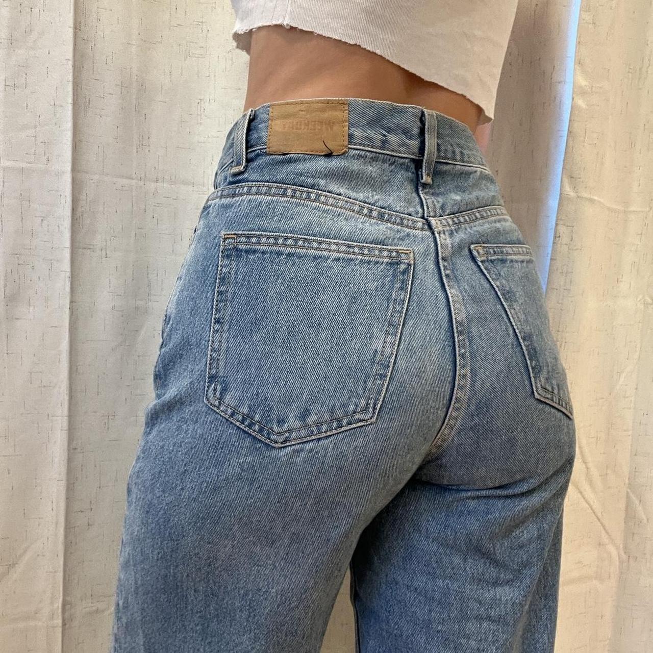 Weekday Rail denim - size W25 L32 - super cute high... - Depop