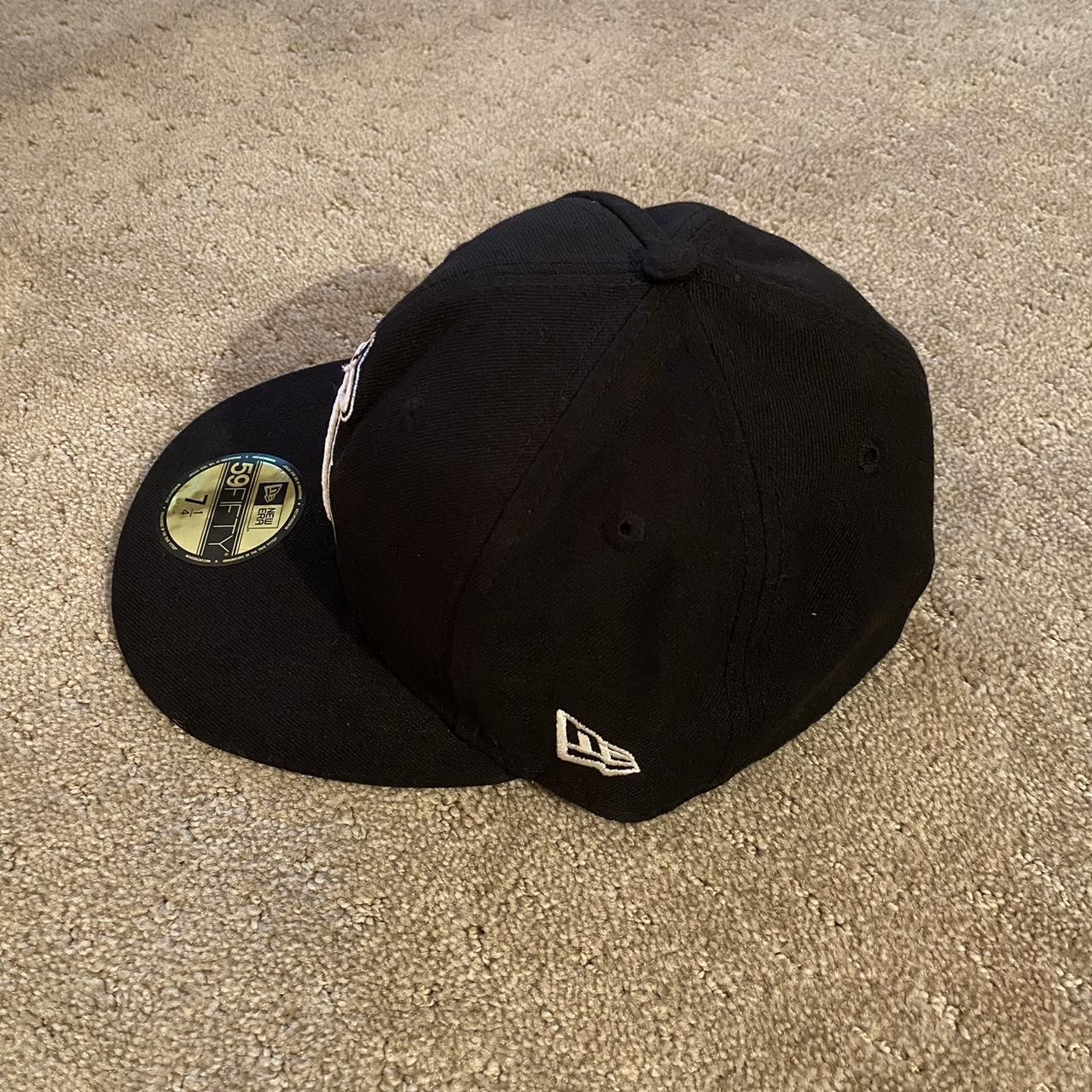 Los Angeles Angels black fitted hat with pink - Depop