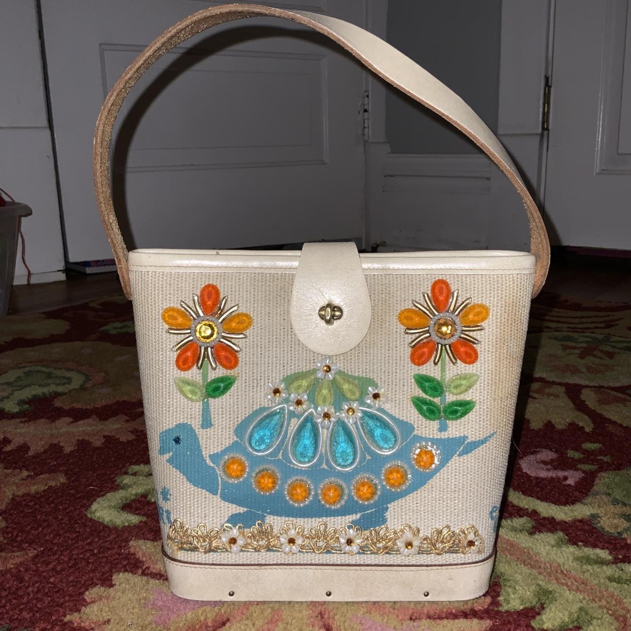 item listed by thriftingisuplifting