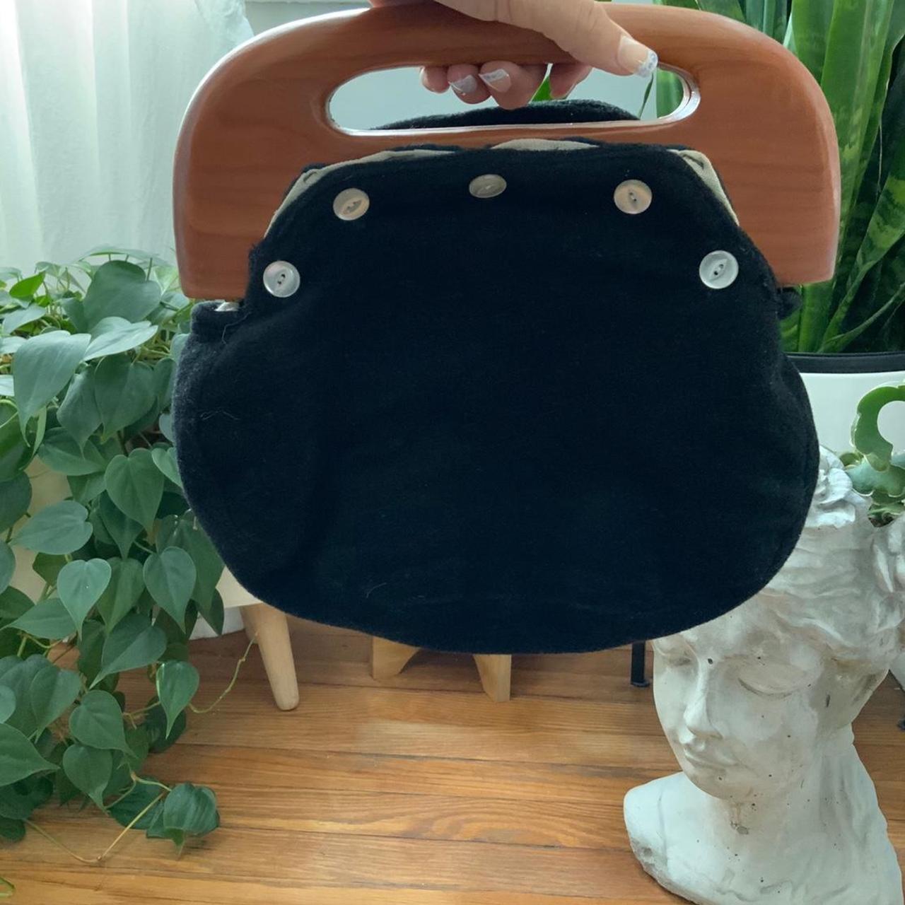 item listed by thriftingisuplifting