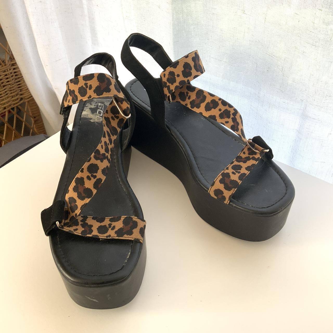 item listed by thriftingisuplifting