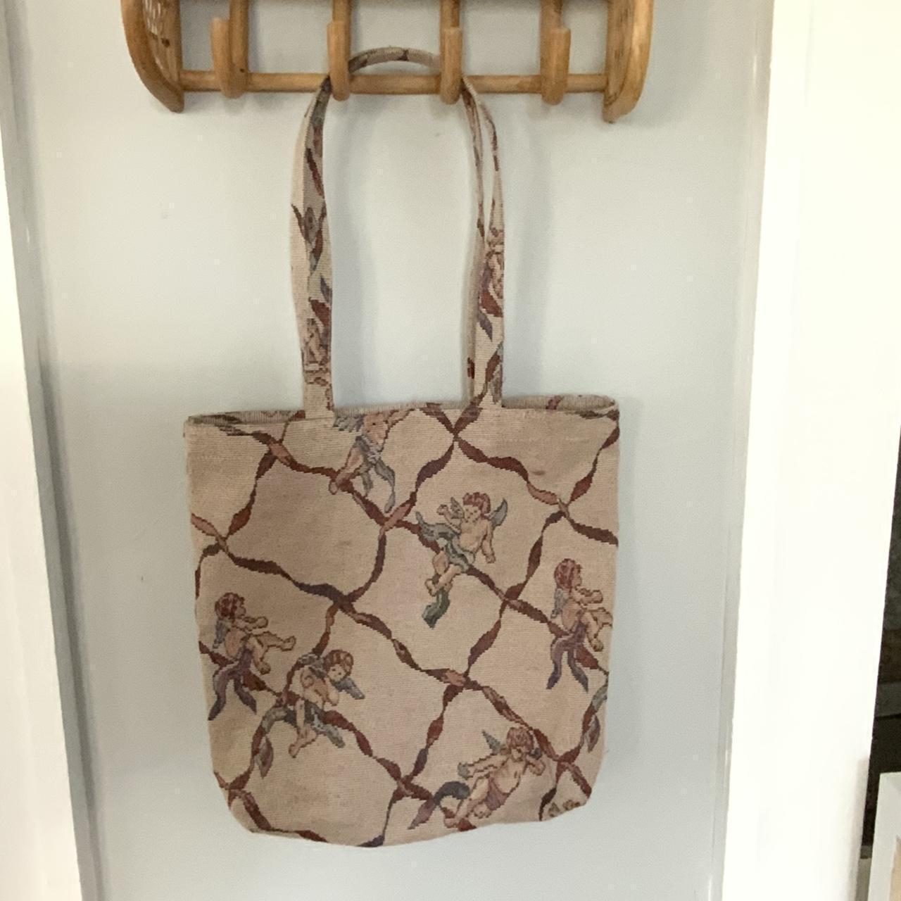 item listed by thriftingisuplifting