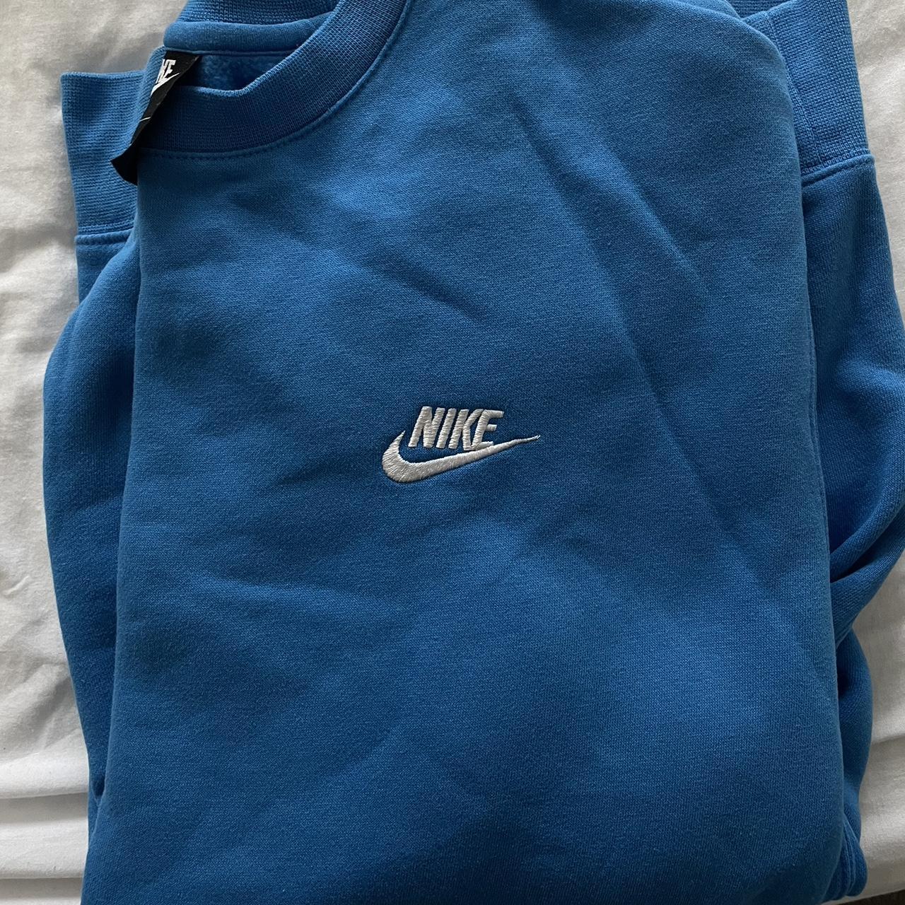 pale blue nike sweatshirt
