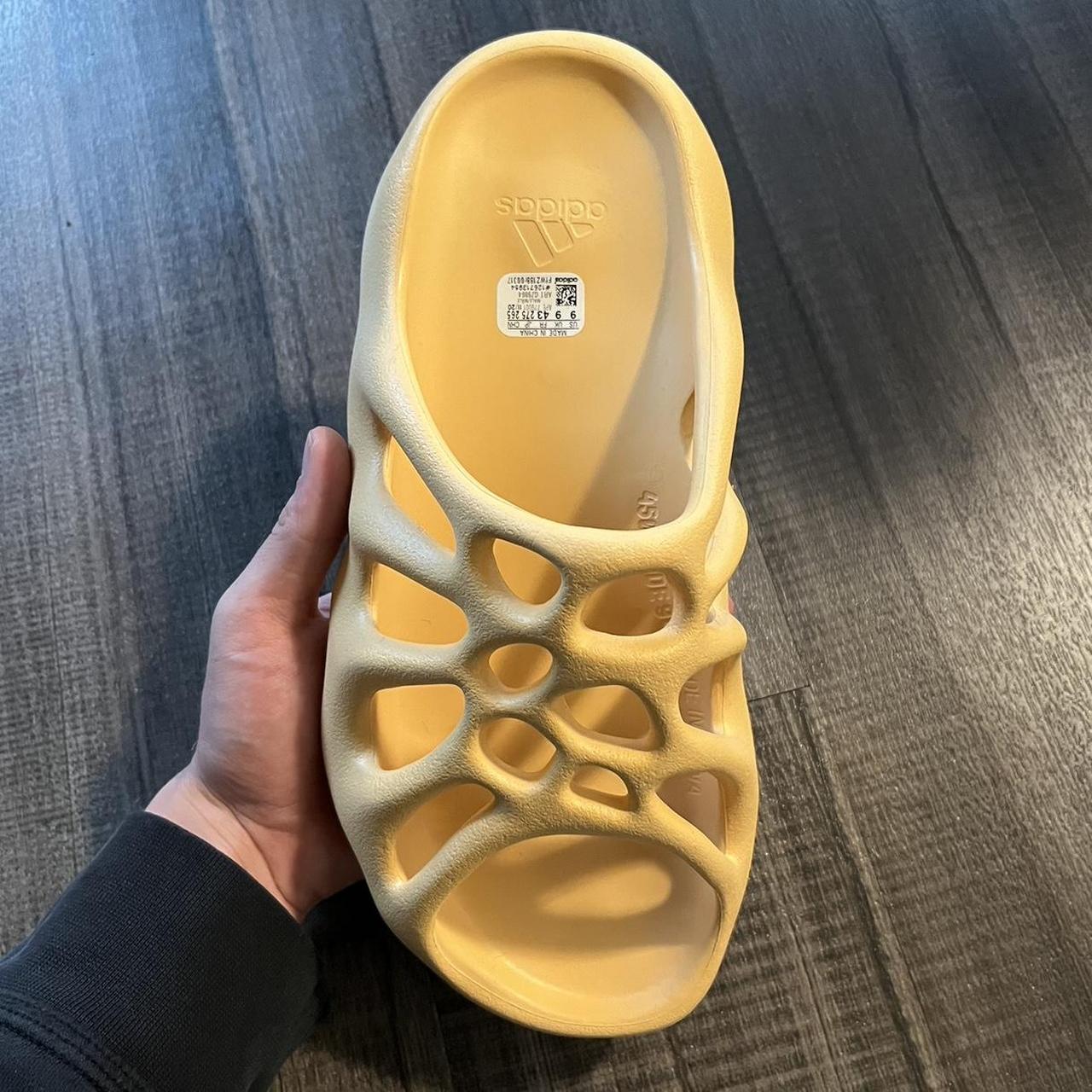 brand new Yeezy 450 Slide ‘Cream’ size 9. New in box... - Depop