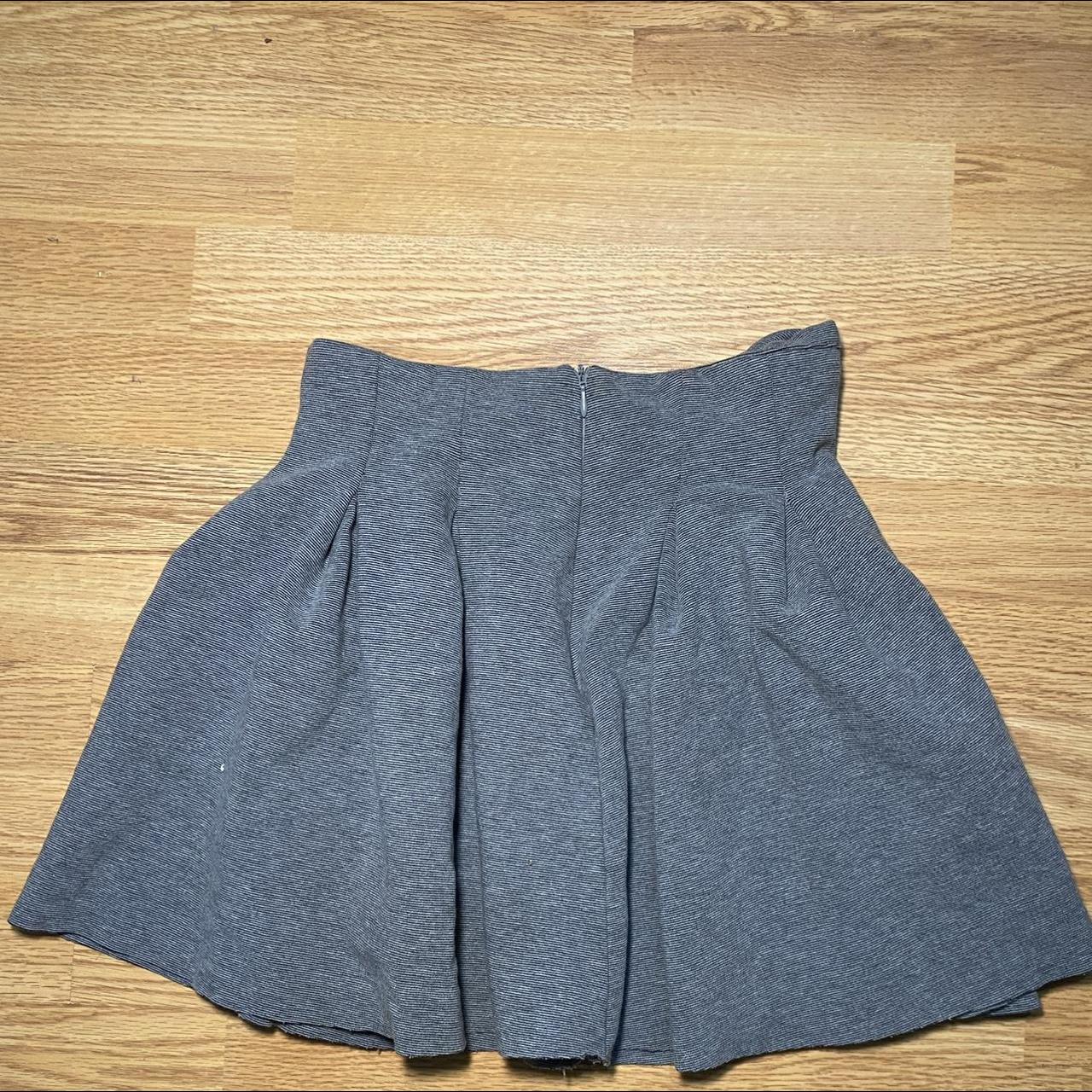 Bershka grey pleated skirt Never worn Not flimsy - Depop