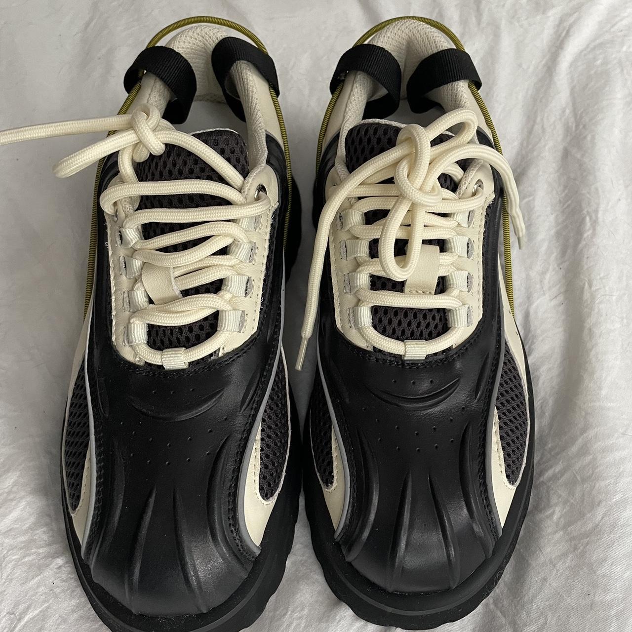 Women's Black and White Trainers (5)
