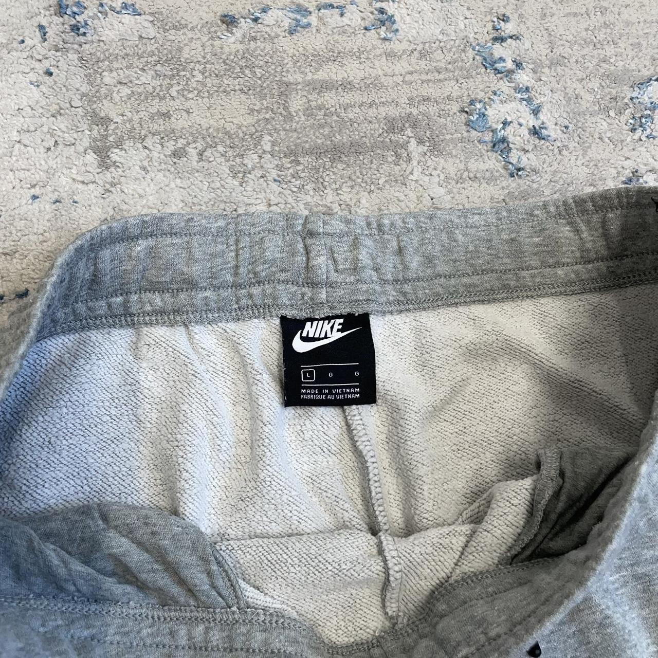 VINTAGE 00s NIKE BAGGY SWEATPANTS GREY condition Depop