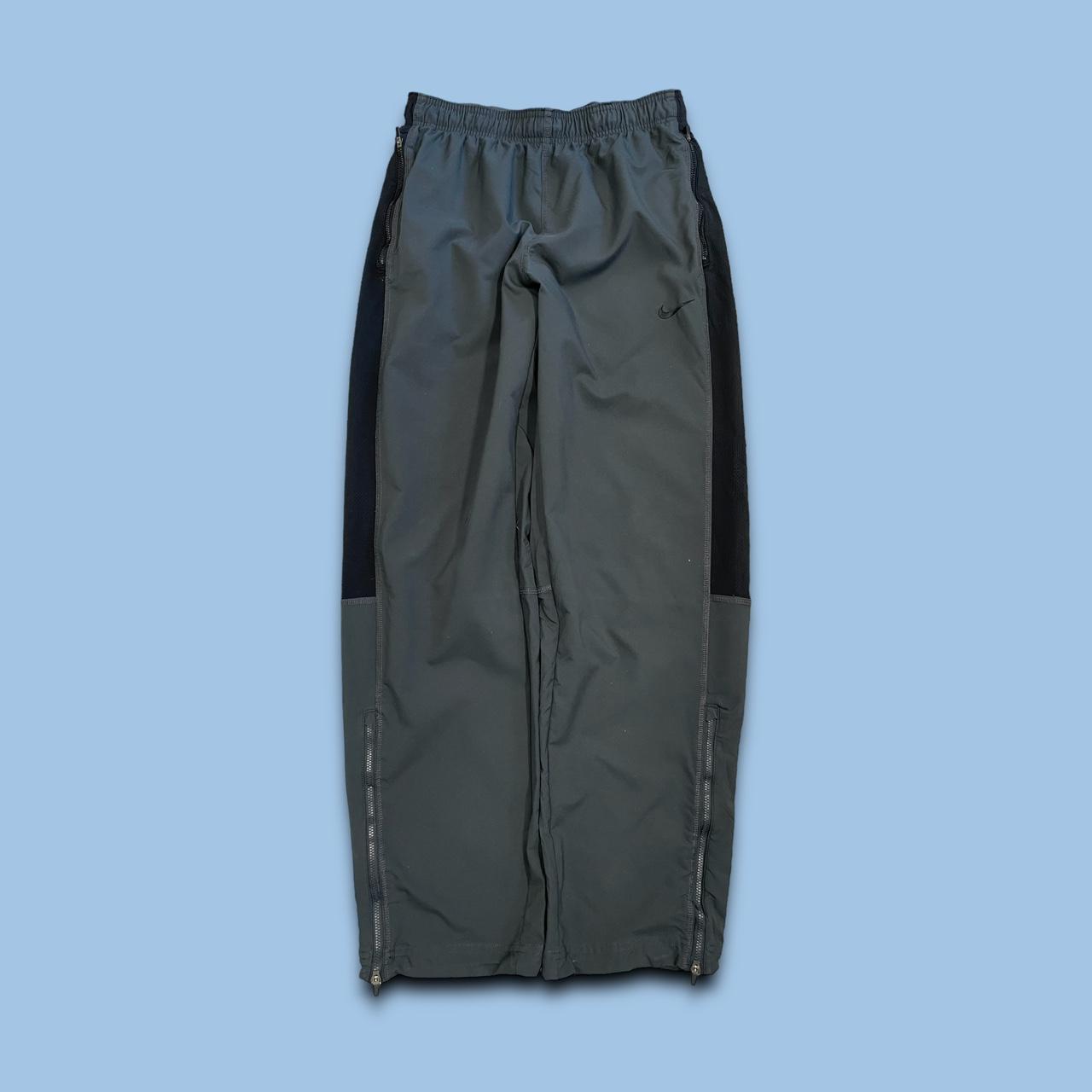 VINTAGE 00s NIKE BAGGY STRAIGHT LEG TRACKSUIT... Depop