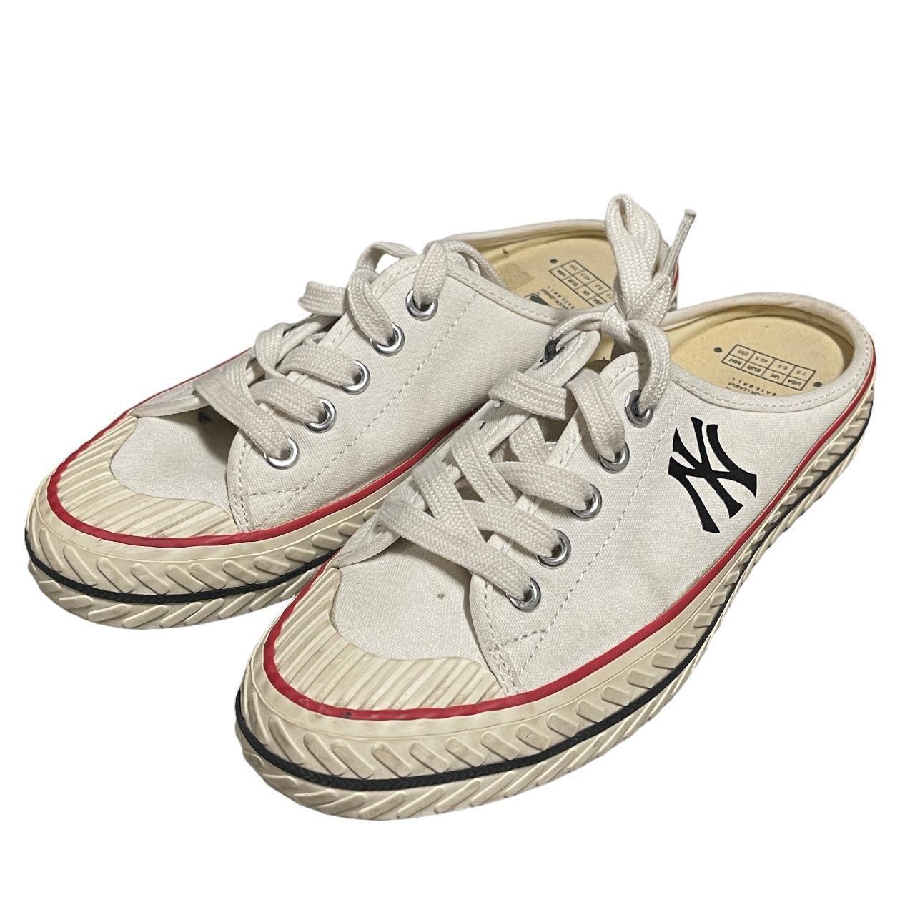 MLB PlayBall Origin Mule NY New York Yankees white | Depop