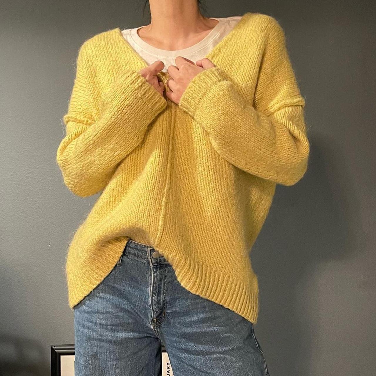 Aesthetic yellow outlet sweater