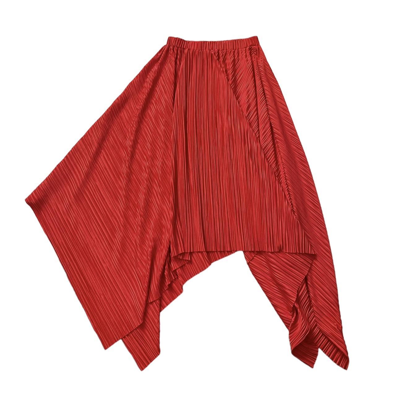 Pleated asymmetrical skirt red hotsell