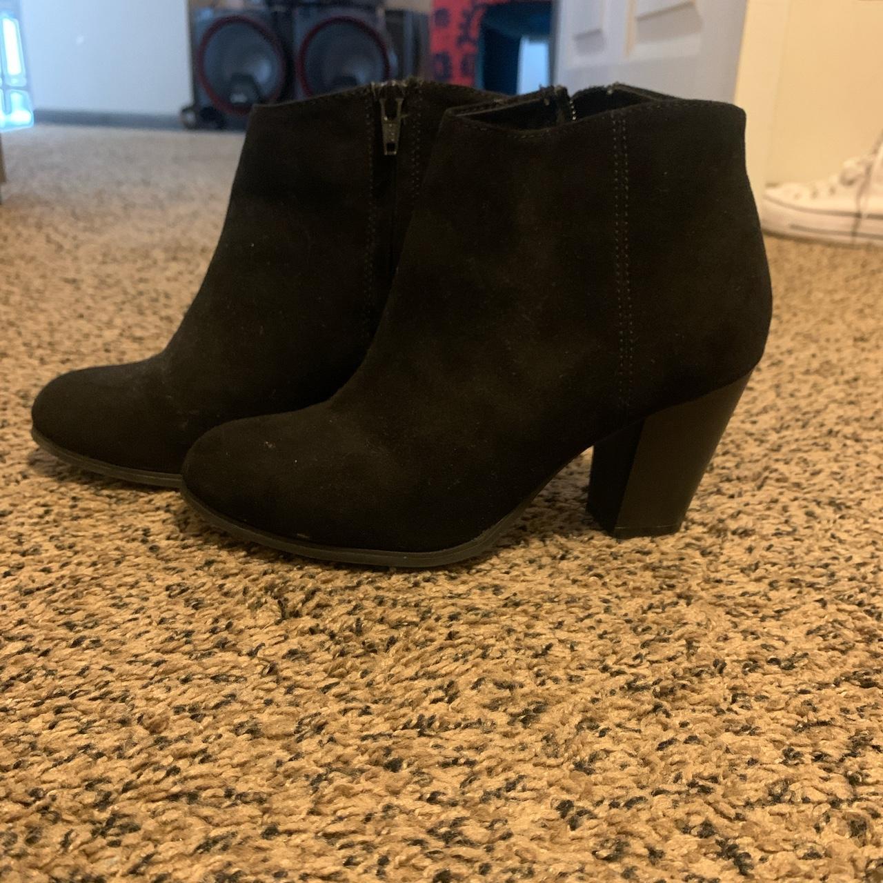 Old Navy Women's Boots Depop