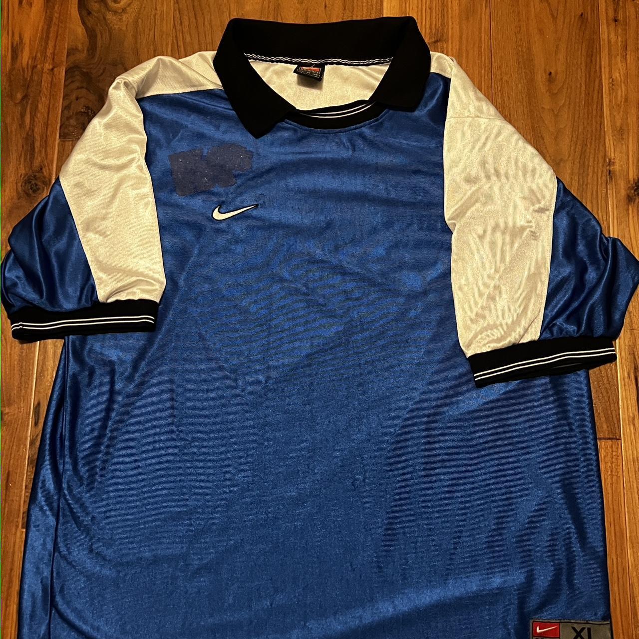 Vintage Nike athletic shirt Size XL - Depop