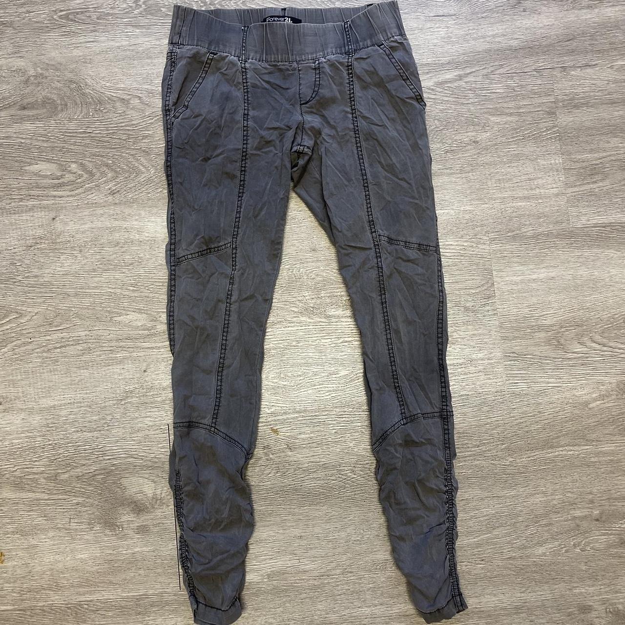 Forever21 Gray Cargo Pants with Scrunched bottom Sz... - Depop