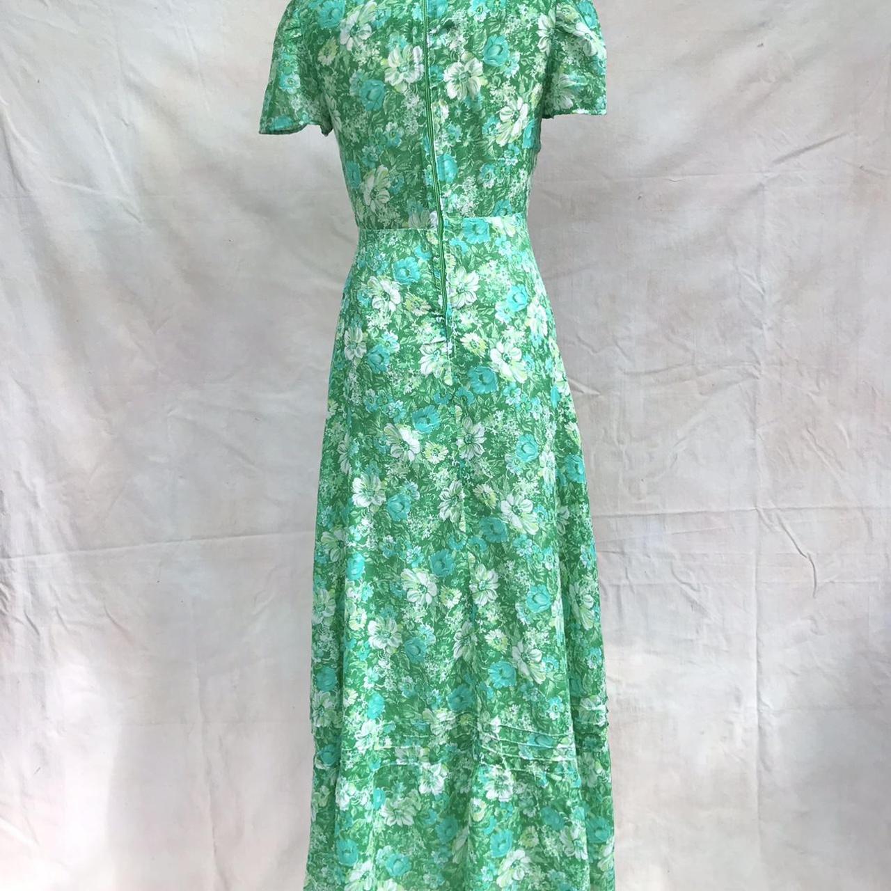 Vibrant vintage green floral maxi dress with cream... - Depop