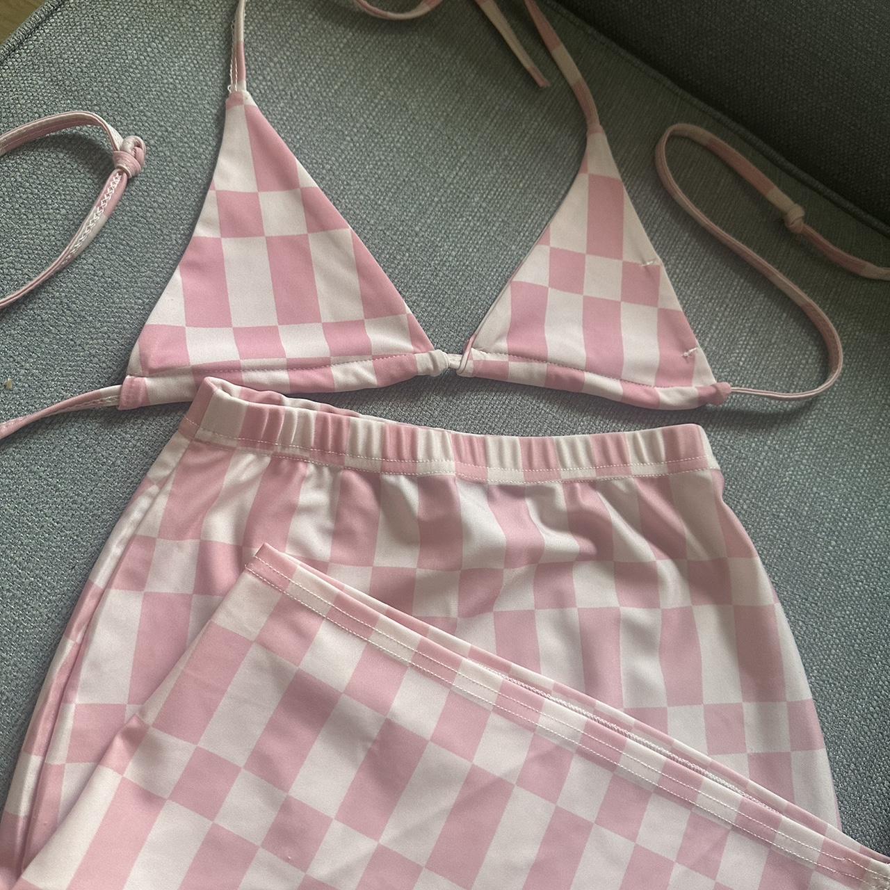 Missy Empire Women's Pink and White Jumpsuit Depop