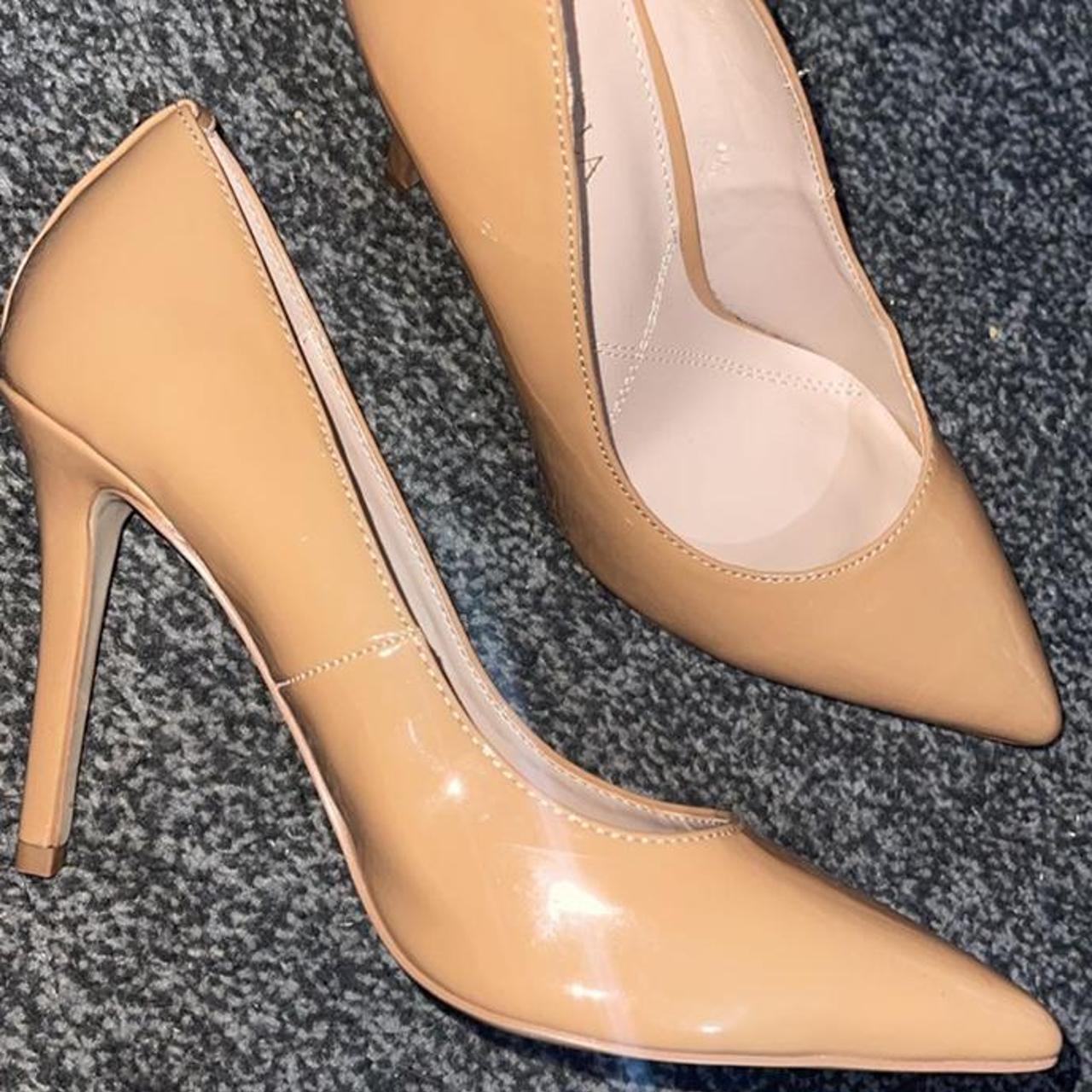 carvela nude heels