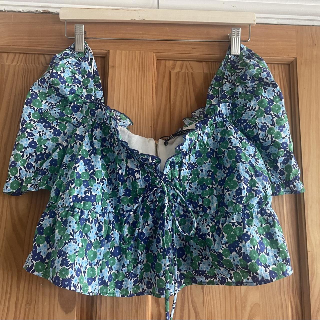 Brand new with tags !! Beautiful Zara floral print... - Depop