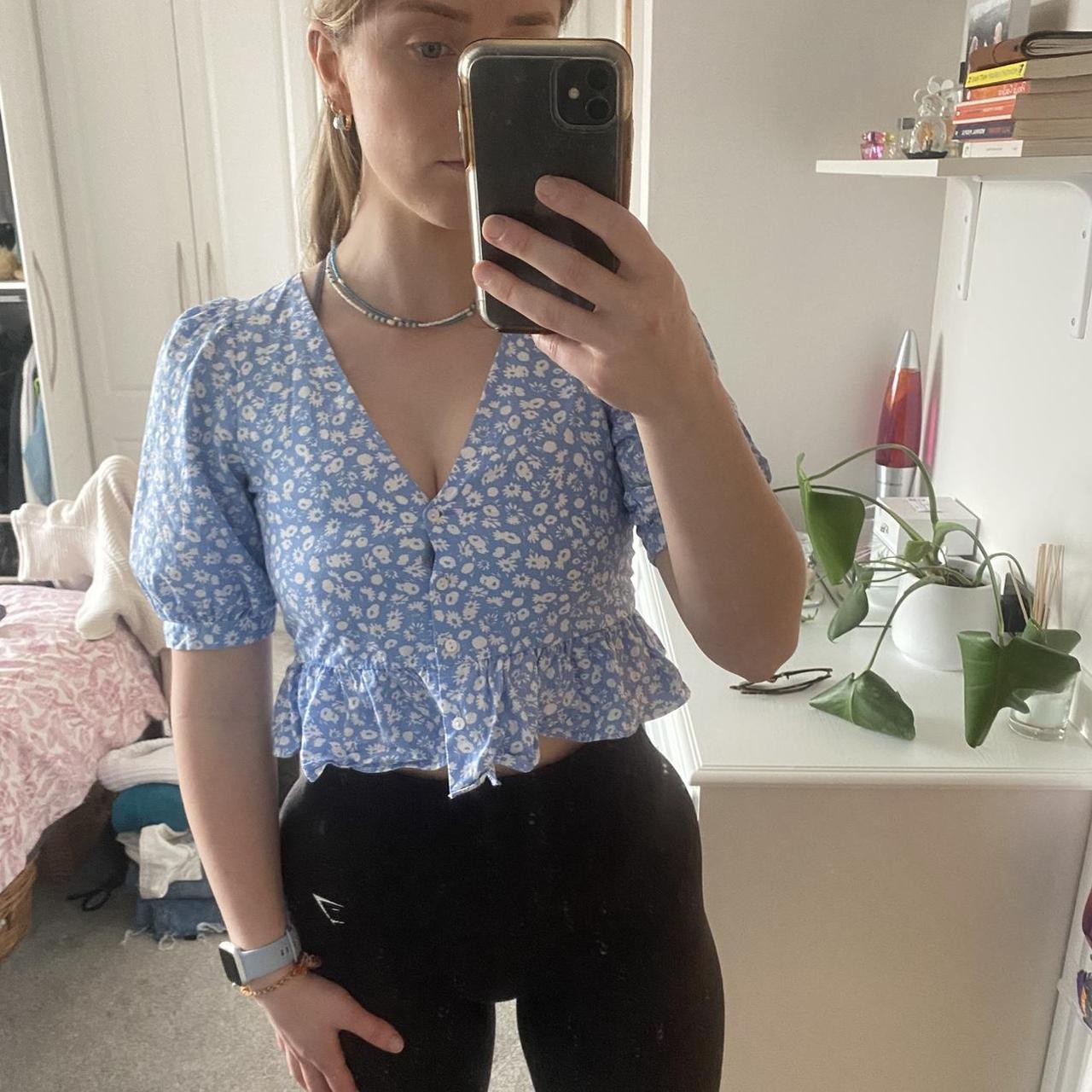 ZARA blue and white floral blouse crop top with puff... Depop