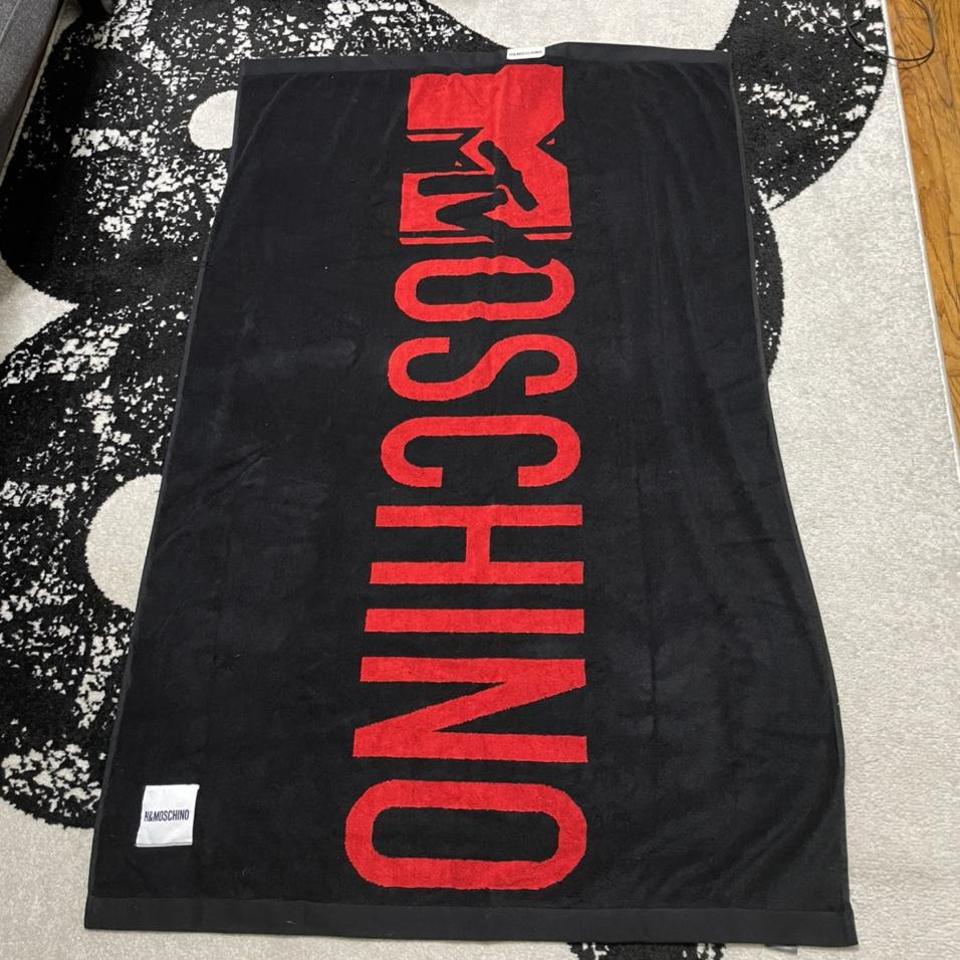 H&m 2025 moschino towel