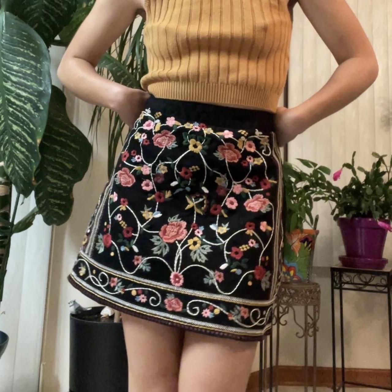 Vintage floral embroidered skirt, This skirt gives...