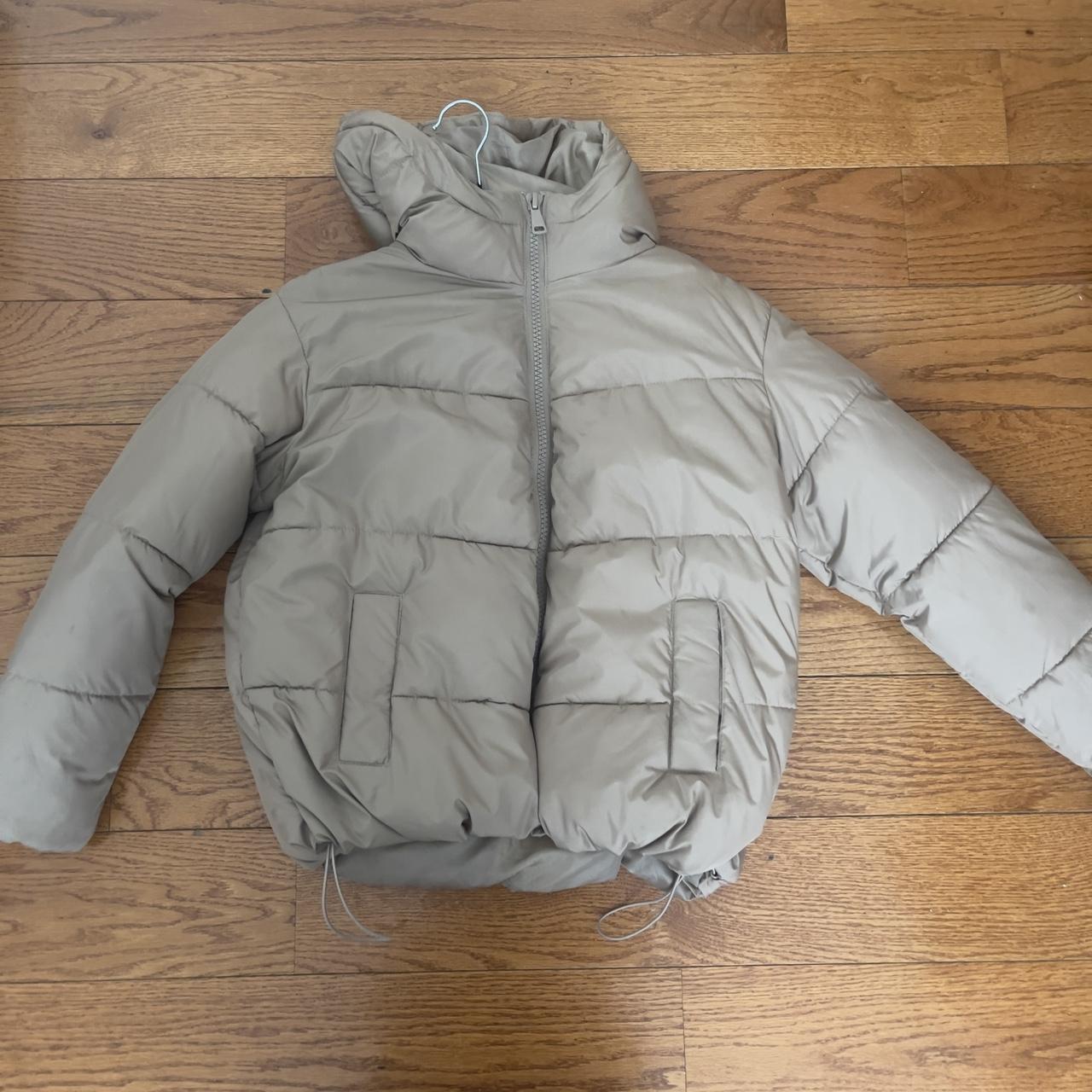 New look puffer jacket Beige Size small - Depop