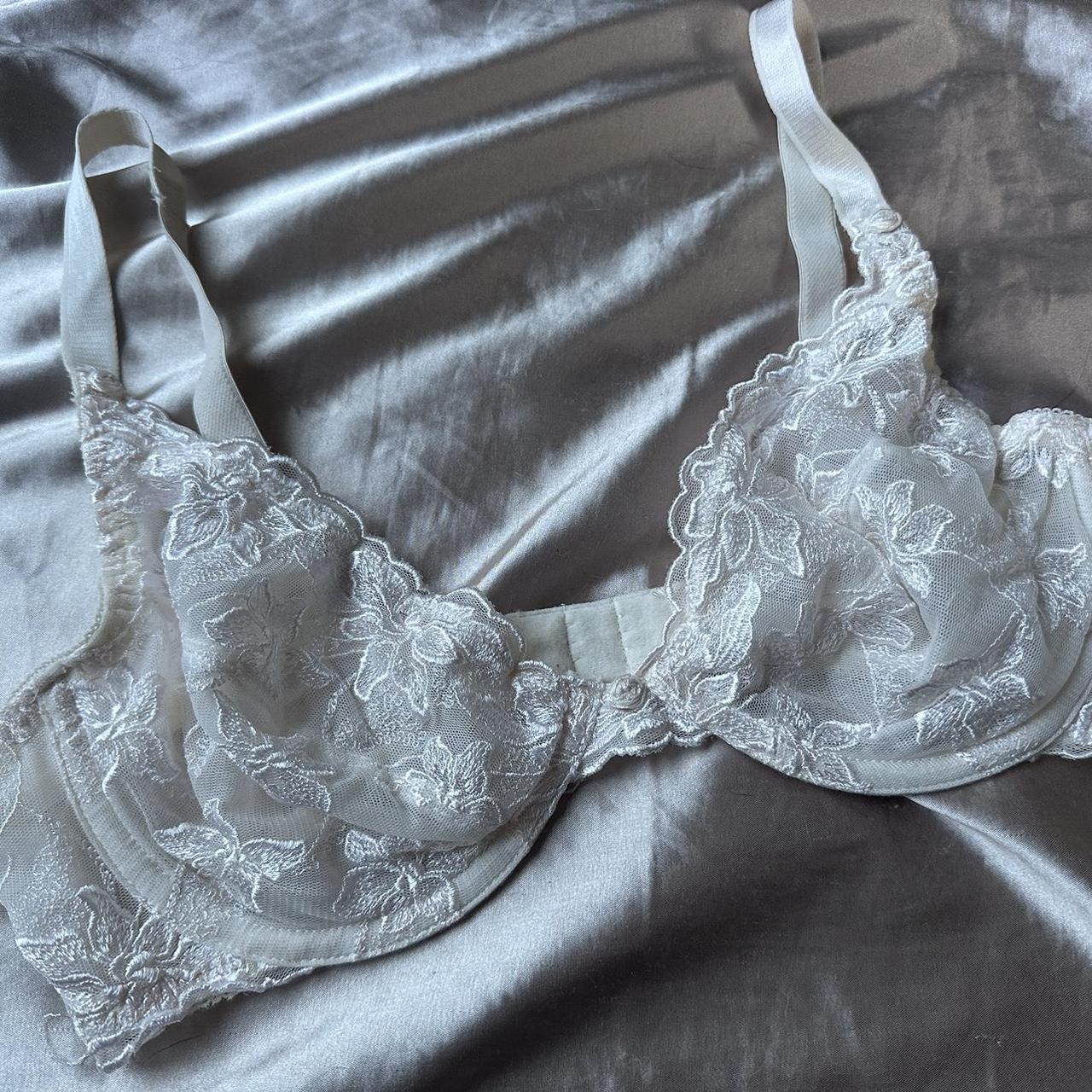 Gorgeous Unlined Vintage 90’s Bali Bra size 38B... - Depop