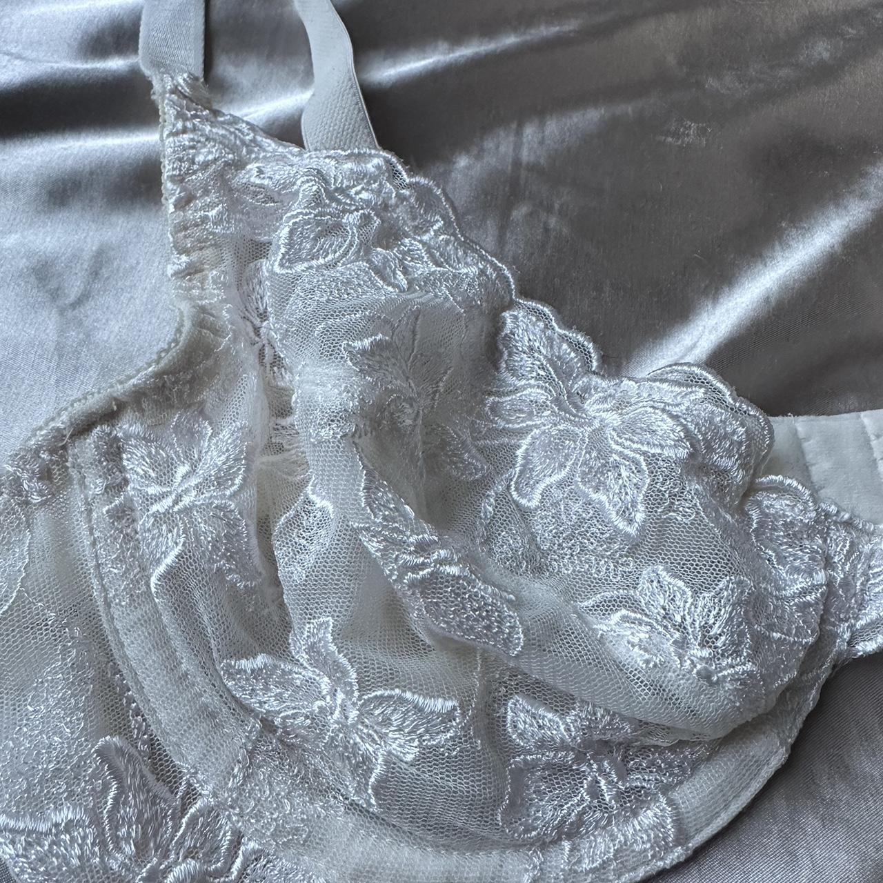 Gorgeous Unlined Vintage 90’s Bali Bra size 38B... - Depop