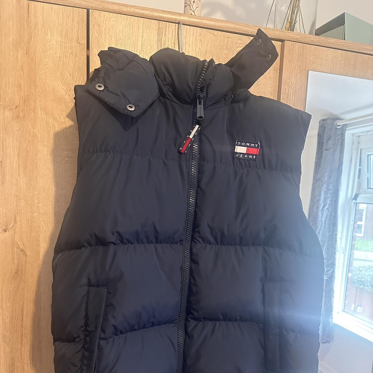 Medium Navy Tommy Hilfiger body warmer will Depop