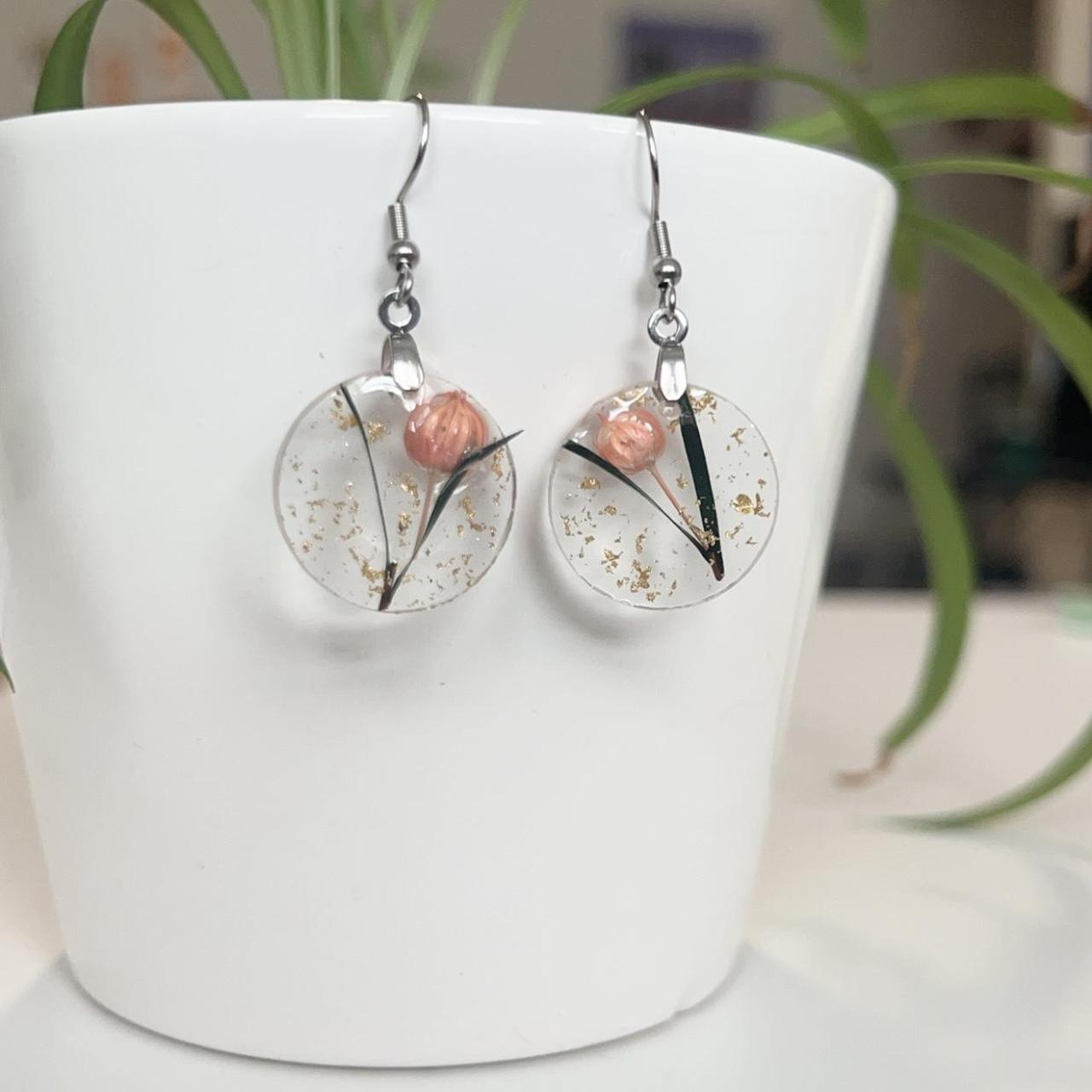 item listed by secondhand_serendipity