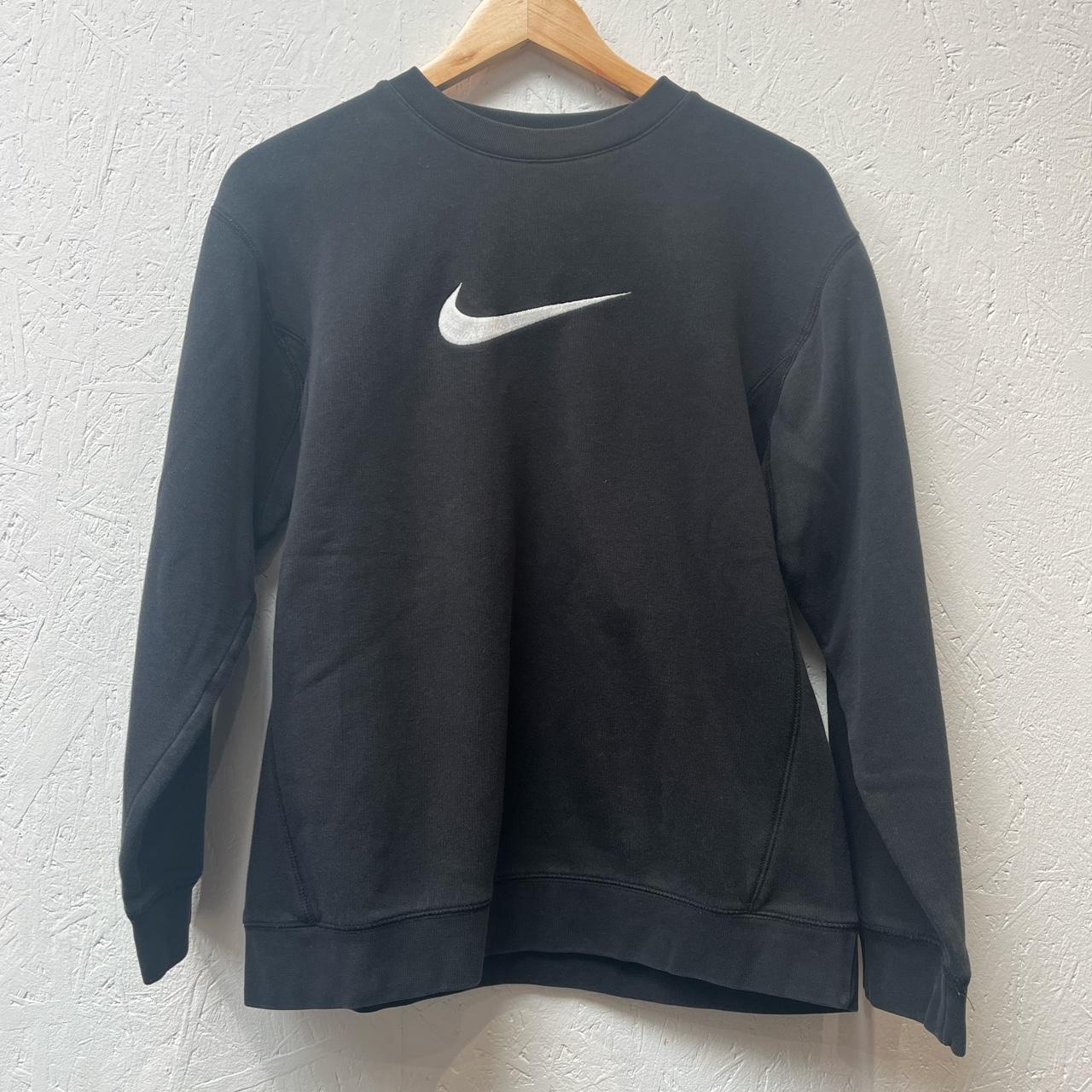 Nike Black and White Jumper | Depop