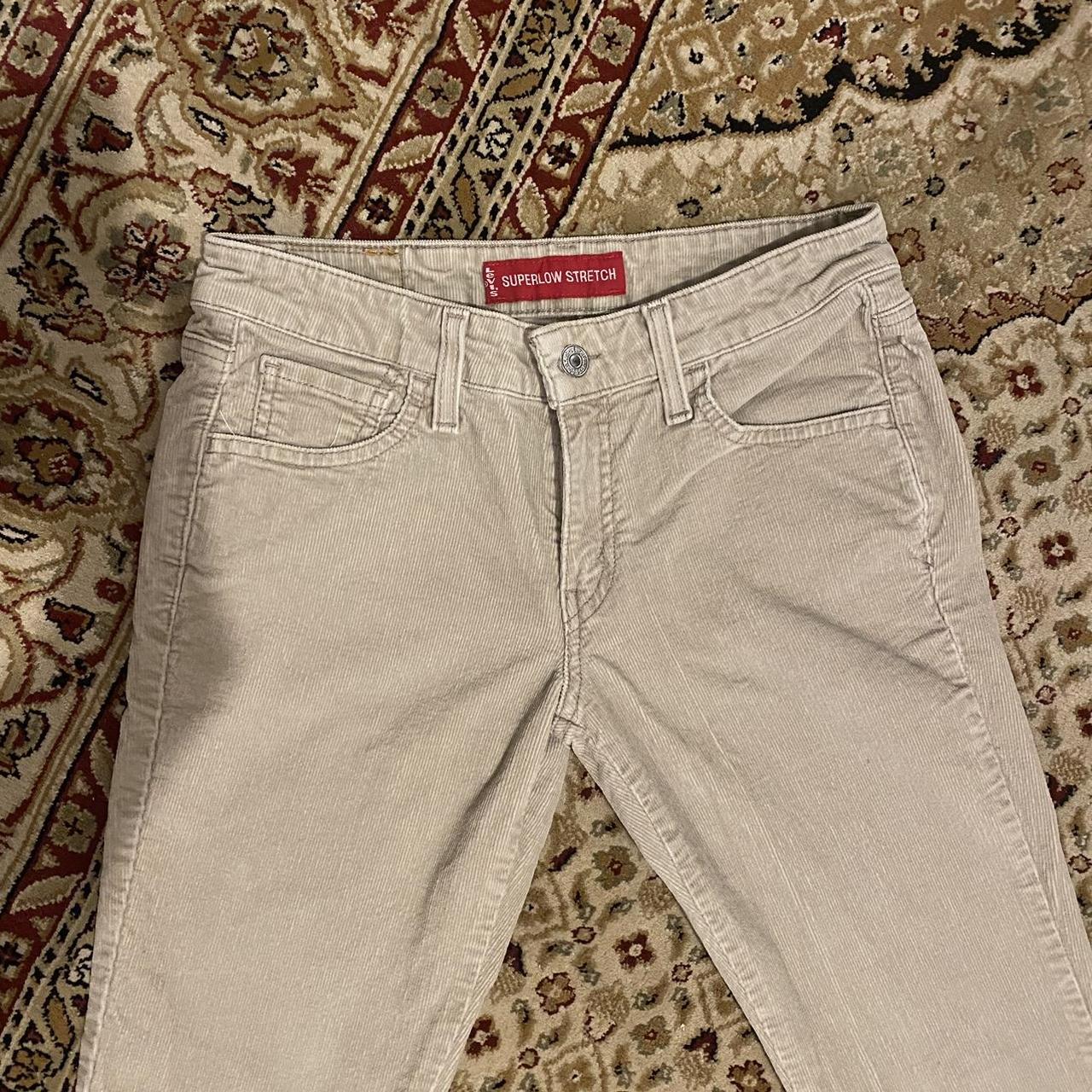 Levi's Women's Tan Jeans Depop