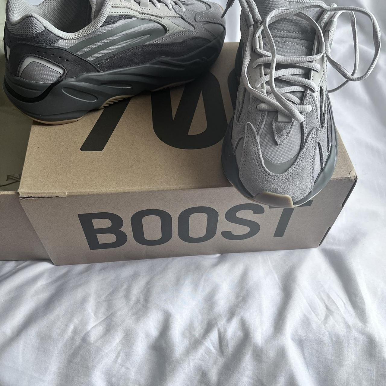Yeezy 700 Tephra Women Yeezy Boost 700 V2 Tephra, Brand New