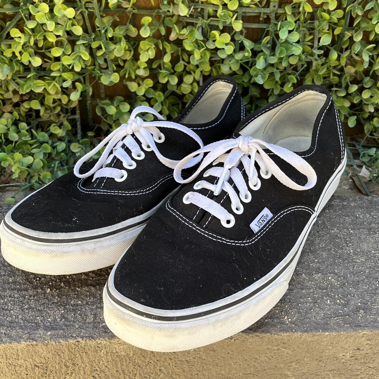 Size 9 authentic - Depop