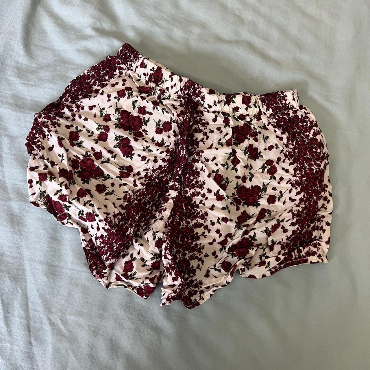 Brandy Melville Women's White and Burgundy Shorts | Depop