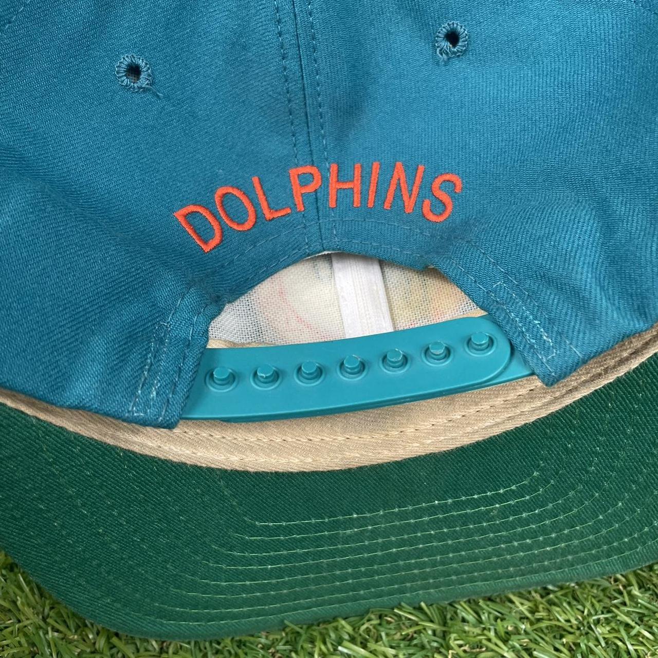 \ud83d\udc2c\ud83d\udd25 Super clean vintage Miami Dolphins snapback in... - Depop