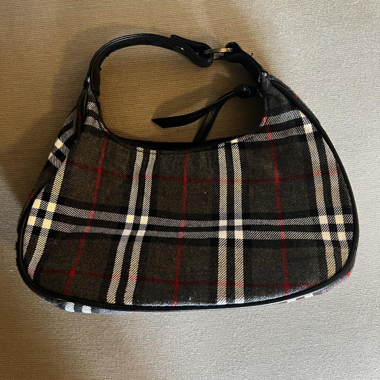 small plaid purse, red inside. unbranded. No flaws! - Depop