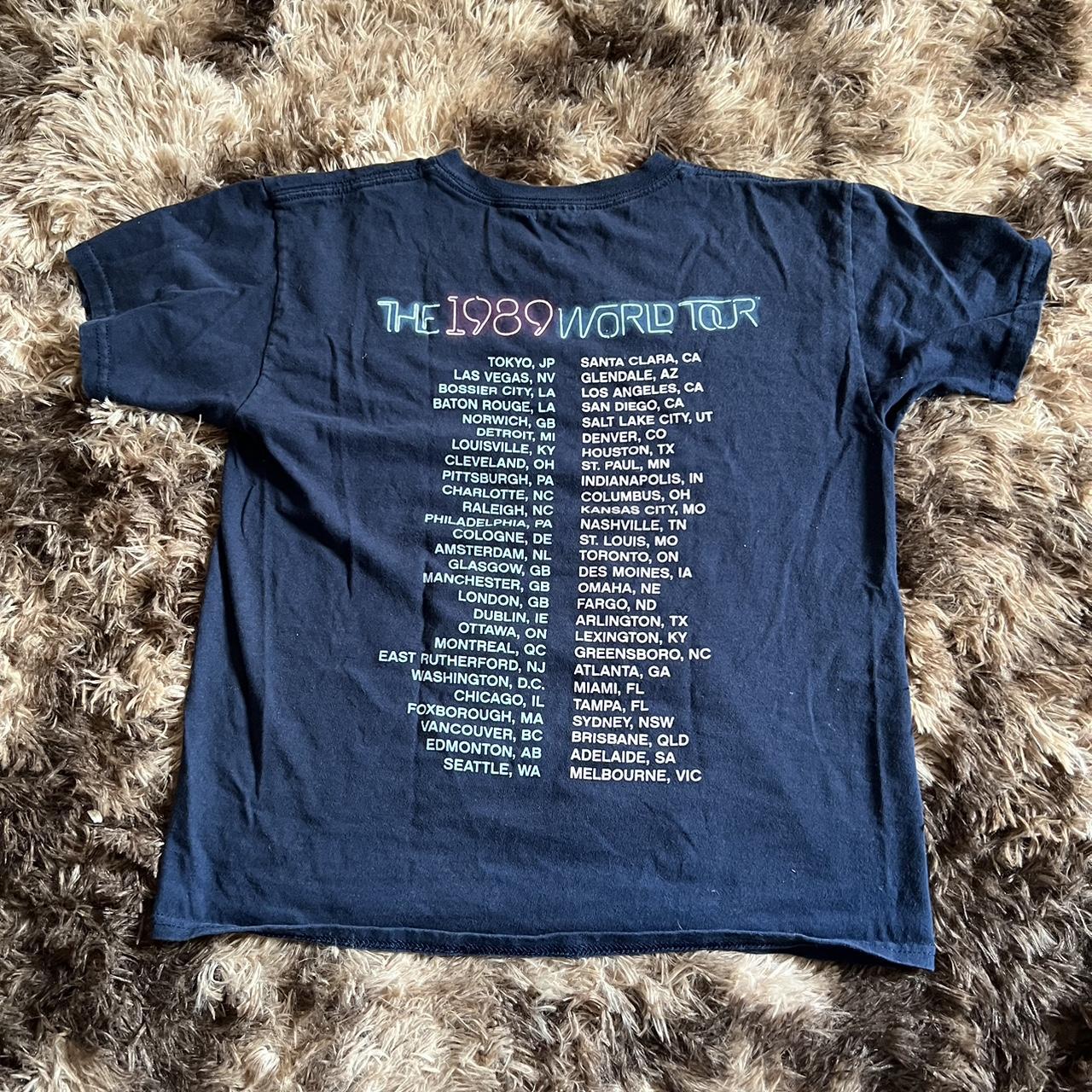 Taylor Swift original 1989 tour merch shirt very... - Depop