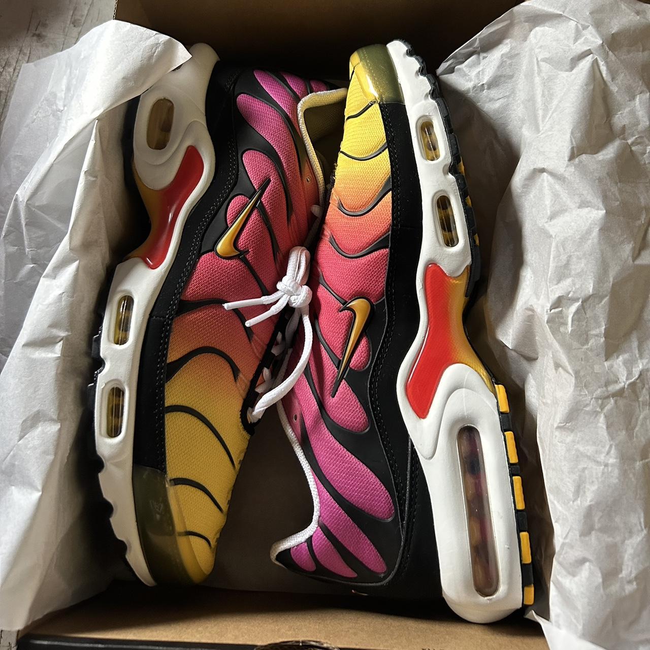 tn nike yellow