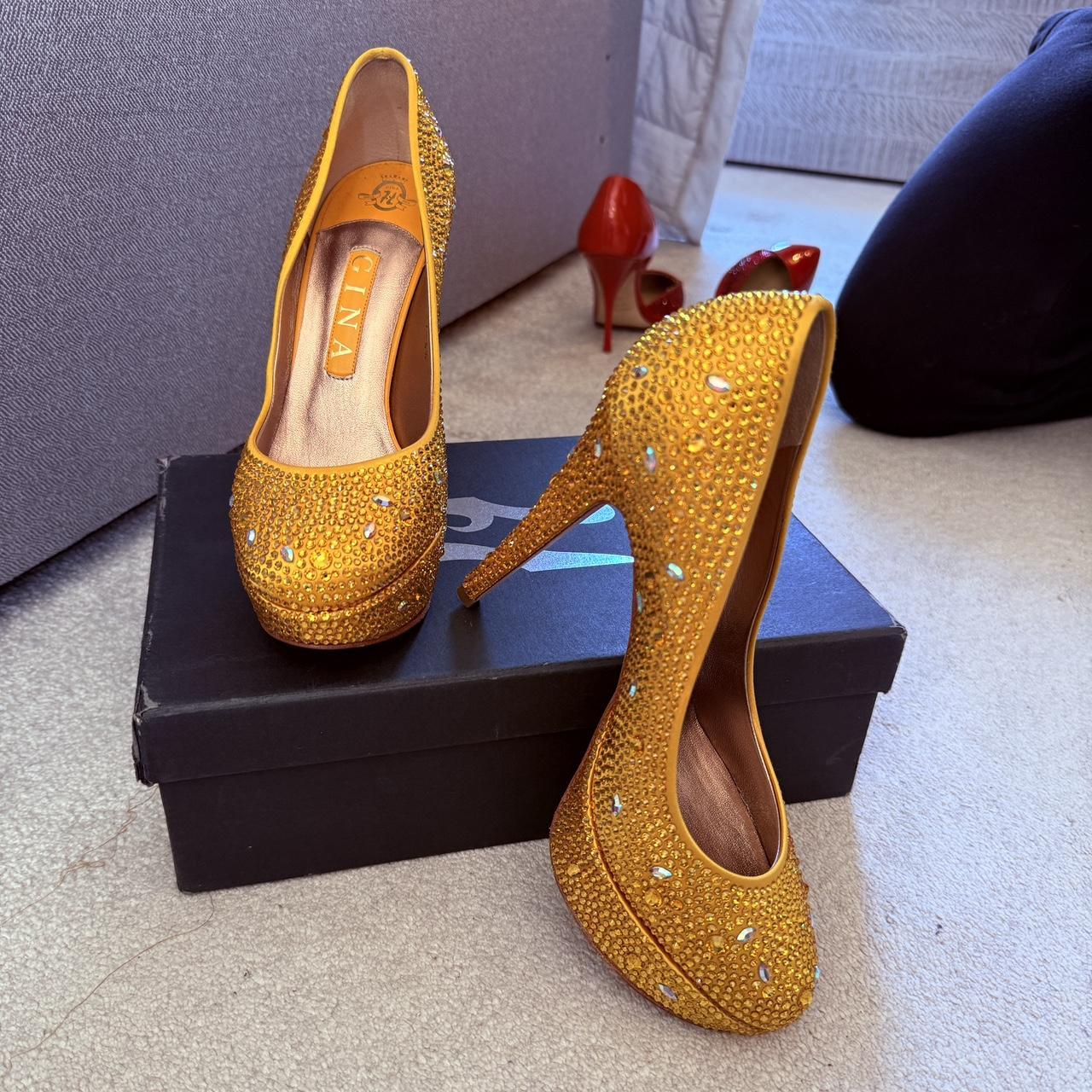 item listed by twentysix_