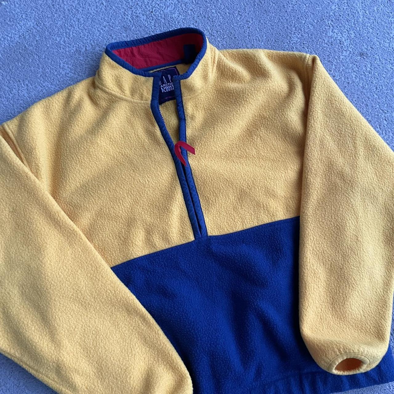 vintage-80s-yellow-and-navy-blue-gap-artic-depop