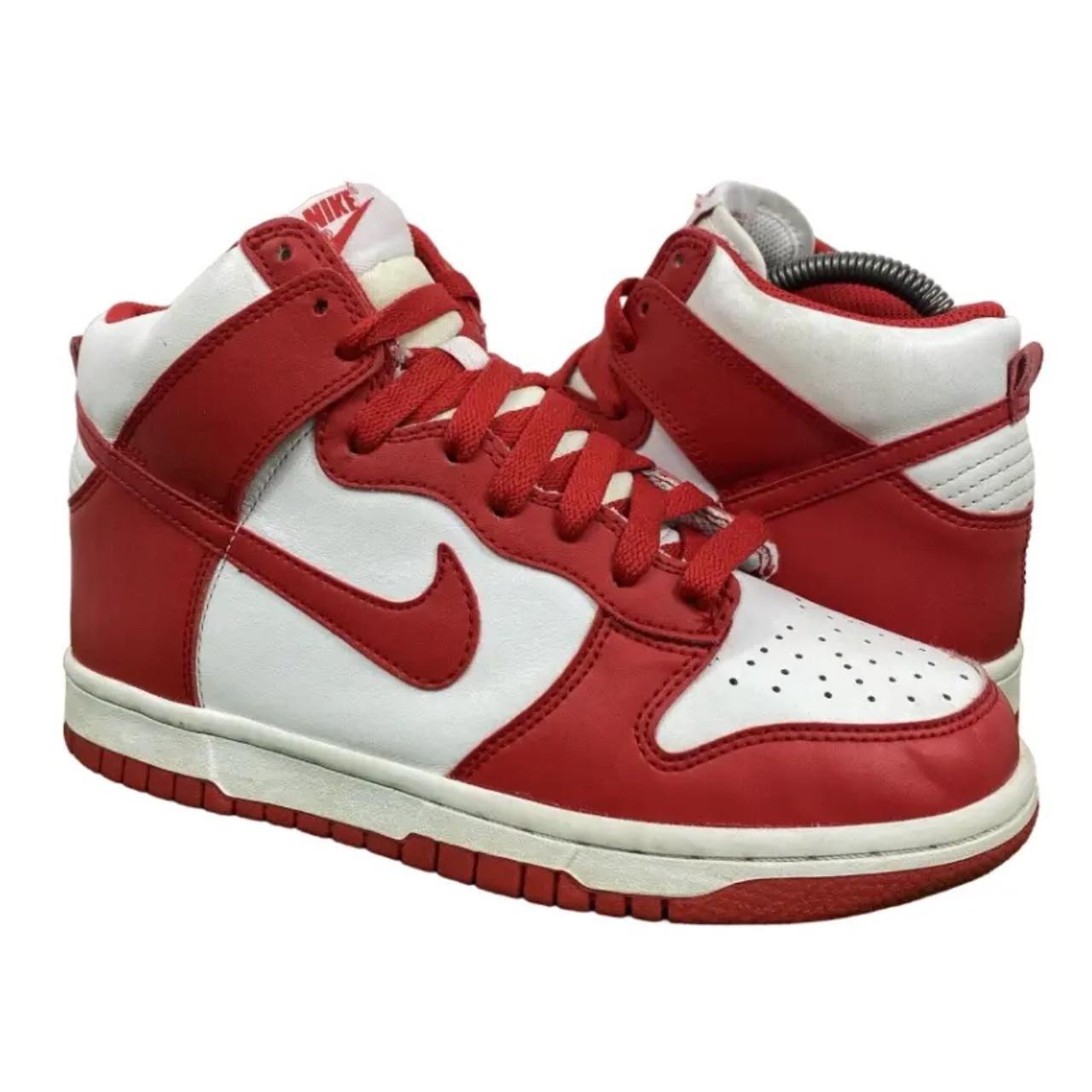 Nike Dunk High top GS size 5Y / 6.5 Women