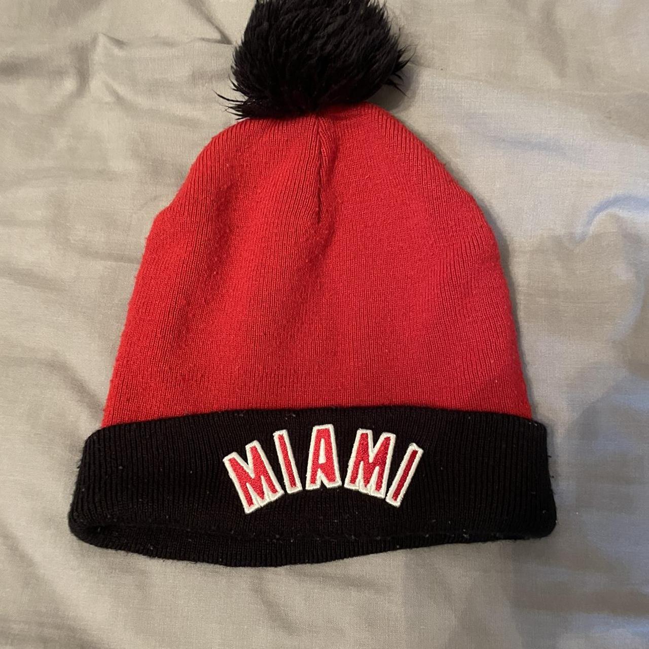 Mitchell and Ness Bobble Hat Red one size