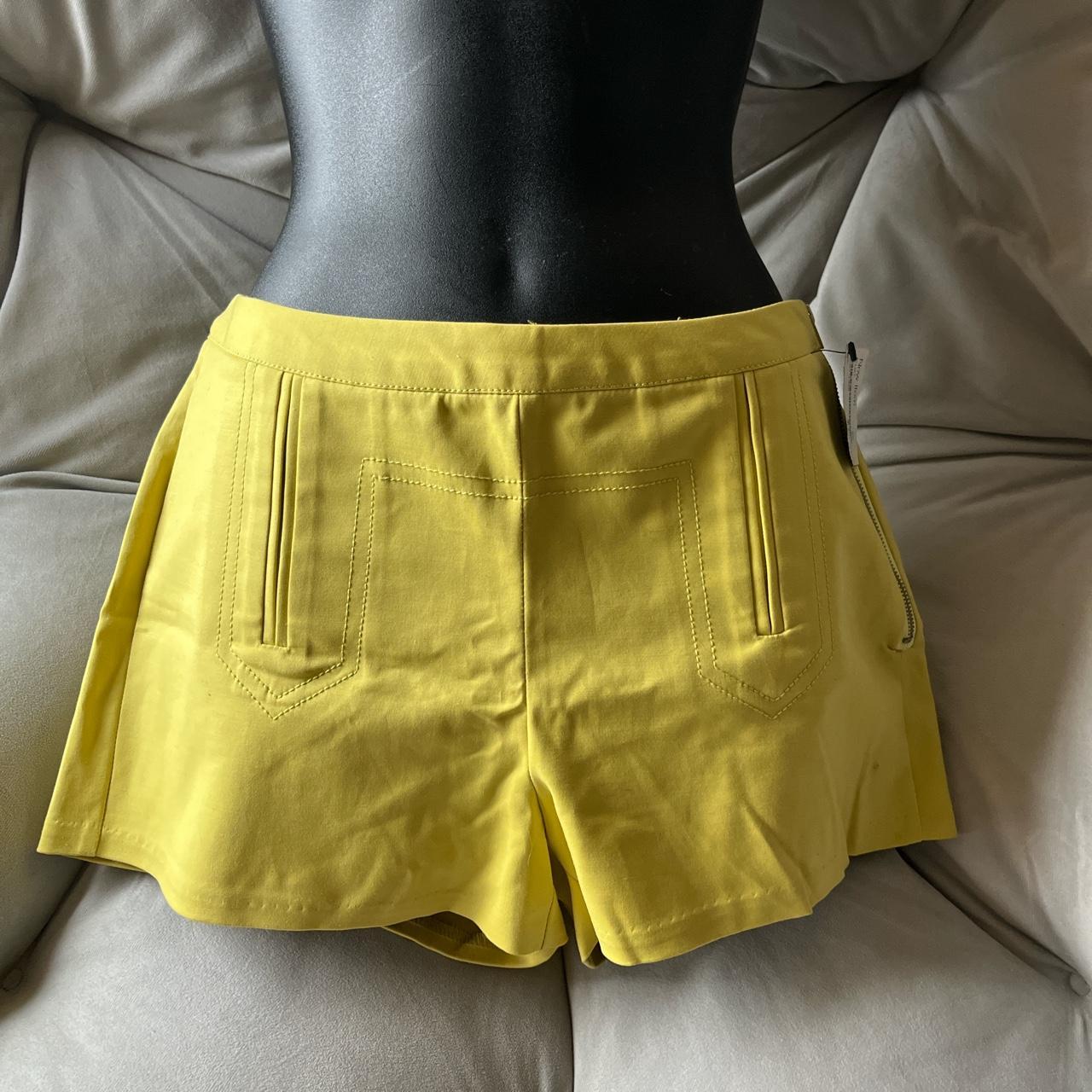 Elliatt Women's Green and Yellow Shorts | Depop